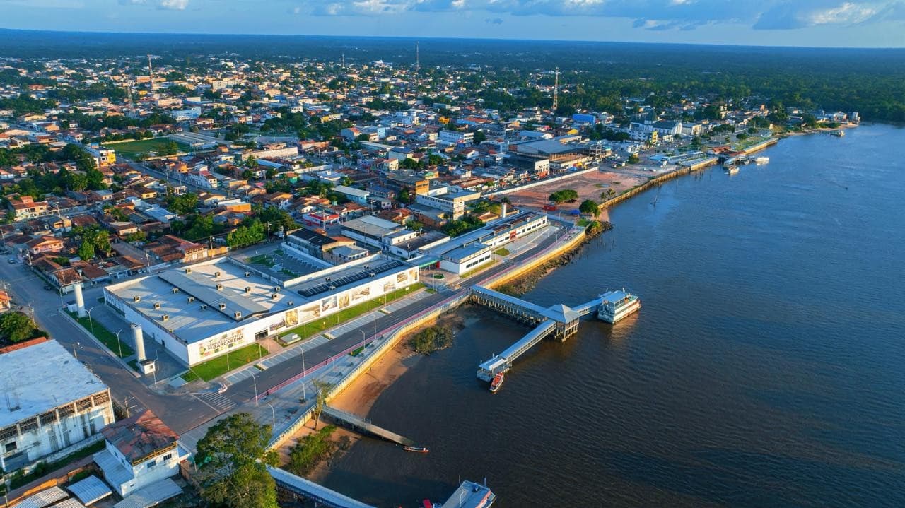 Prédio da Prefeitura de Barcarena, no Pará, em dia comum.