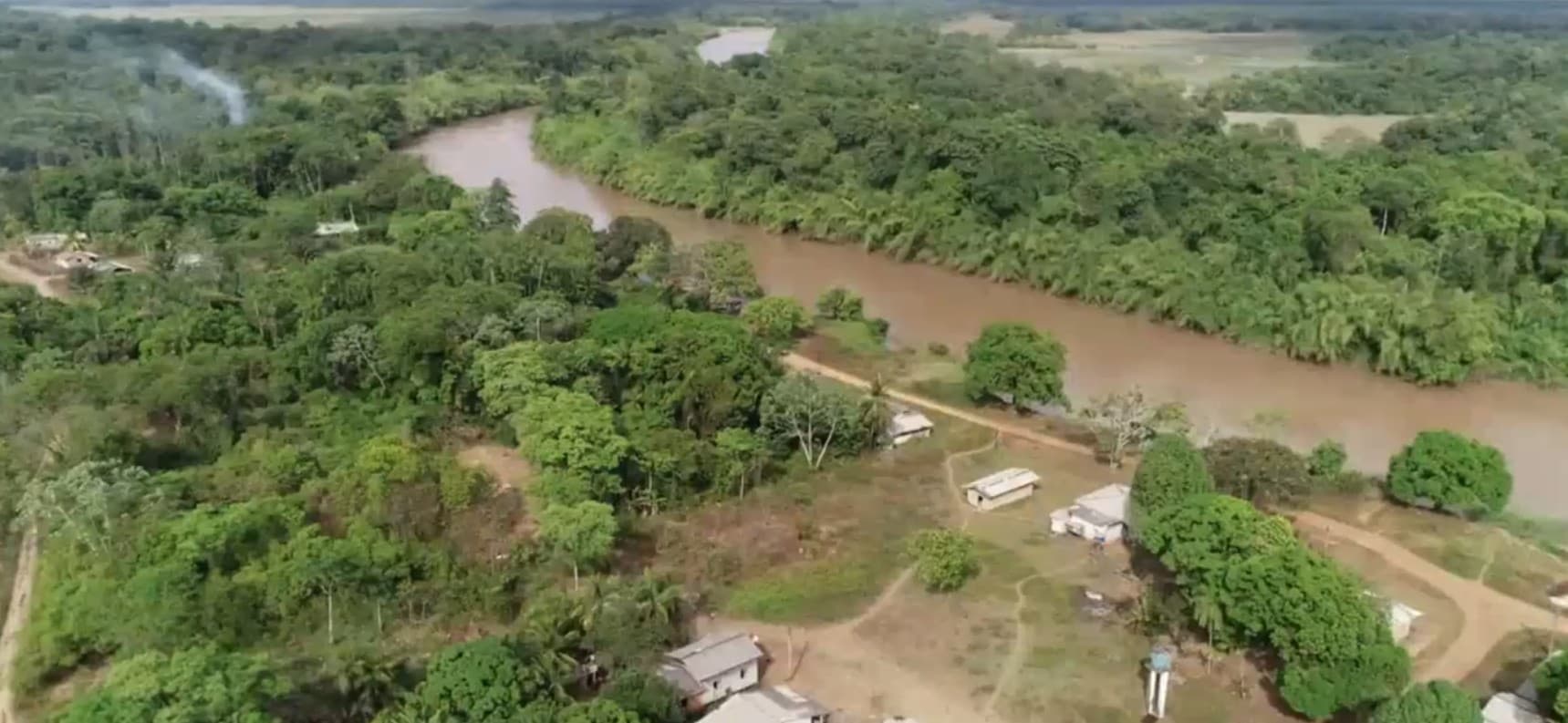 Polícia Civil do Amapá investiga cena de crime em região de garimpo em Calçoene.